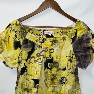 Koi Scrub Top, Paris Themed, Size M